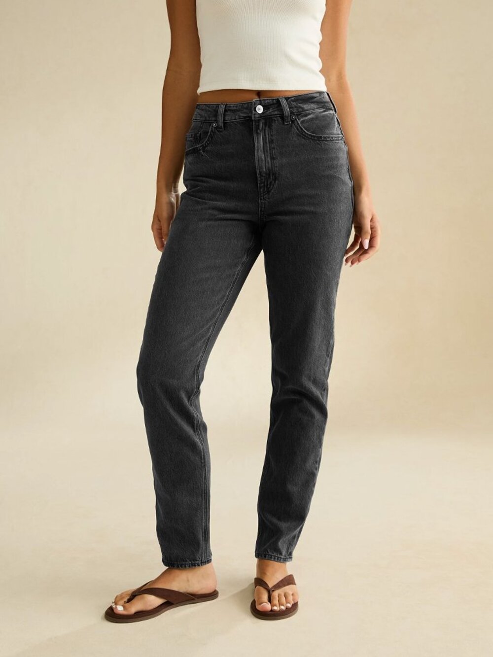 AE Strigid Mom Jean | Size 18 Short